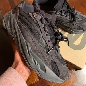 Yeezy 700 vanta